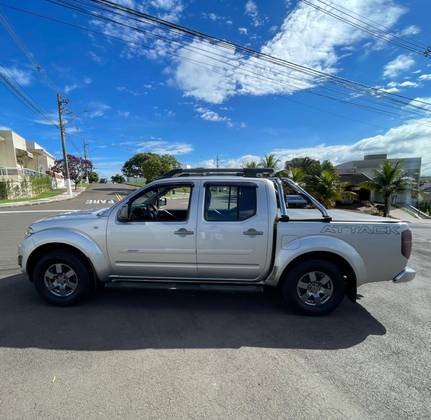 NISSAN FRONTIER 2.5 SV ATTACK 4X2 CD TURBO ELETRONIC DIESEL 4P MANUAL